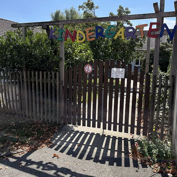 Eingang Kindergarten Untertheres